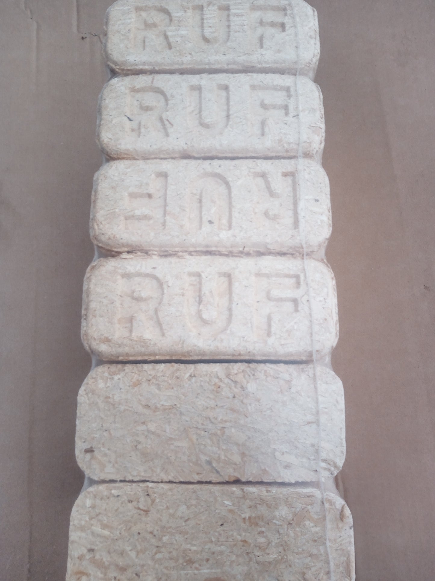 RUF kokskaidu briketes, cena par 12 briketēm(10 kg)